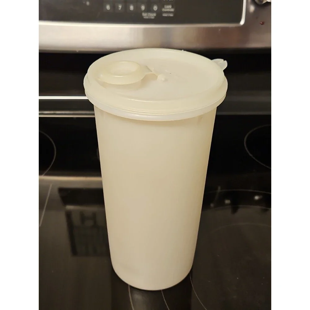 Vintage Tupperware 261 Sheer Handolier Pitcher Sheer Flip Top Seal 563